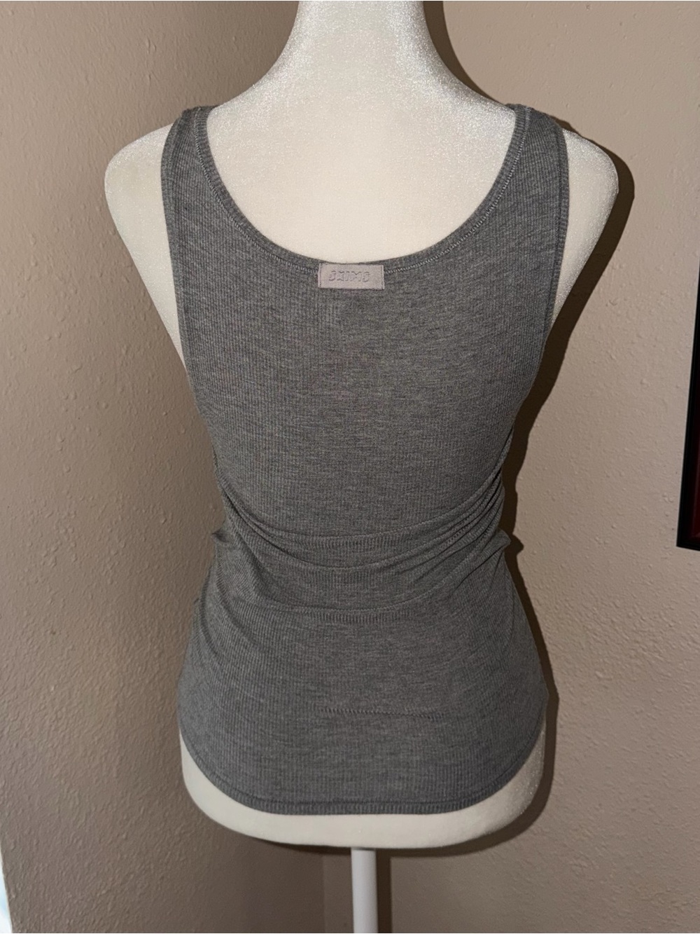 Skims Ribbed Tank Top - Picture 3 of 4